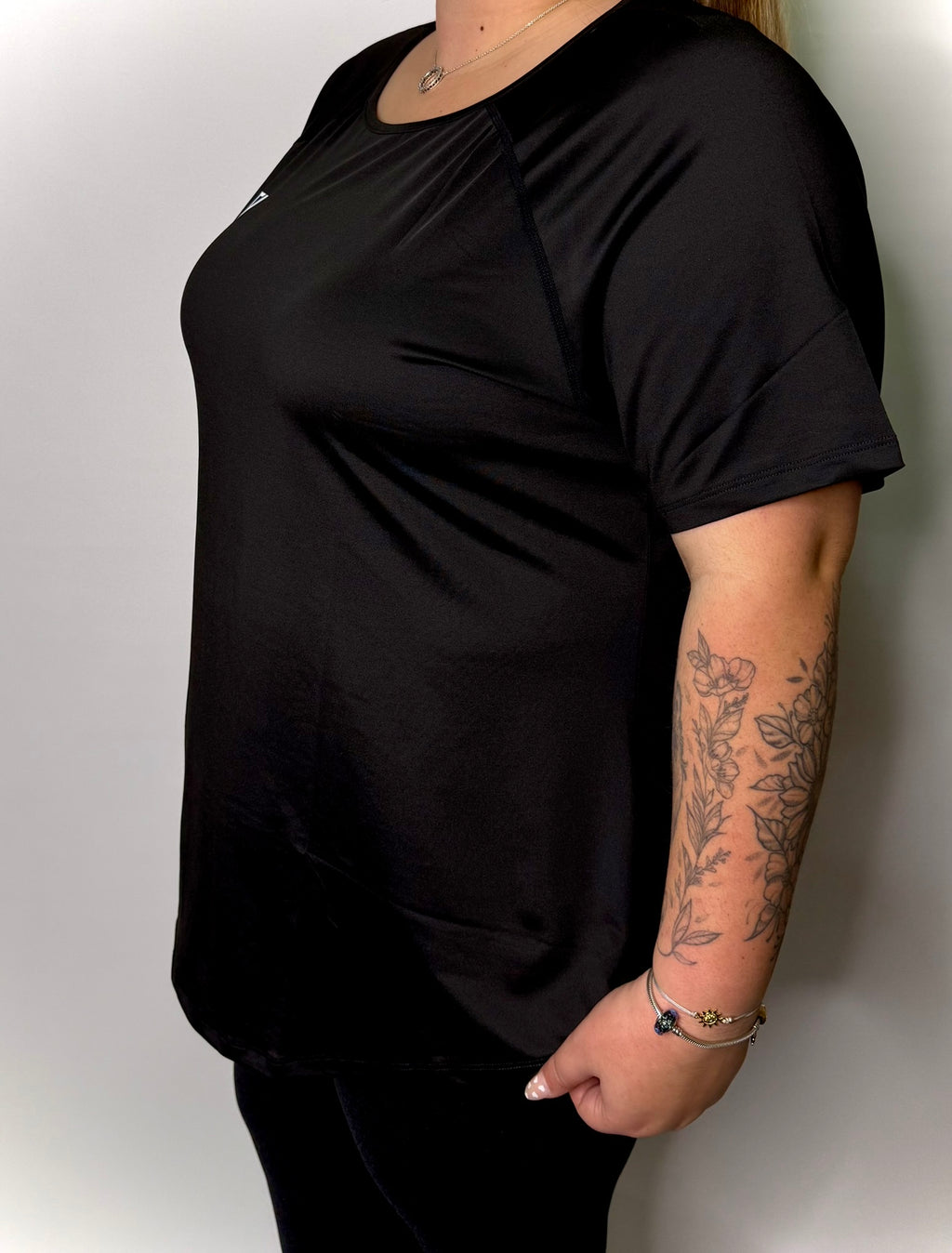 THRYV Signature Tee – Midnight Black